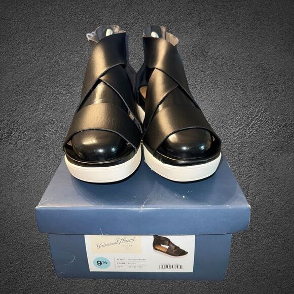 Universal Thread Women’s Size 9.5 Hummingbird Ankle Strap Sandals Black - Picture 2 of 9
